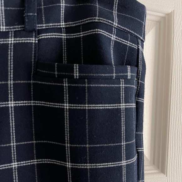 Banana Republic Sloan Fit Navy Plaid Ankle Pants (size 8) - Picture 6 of 14